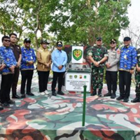 Bupati Kuningan berfoto bersama usai menutup TMMD ke-129.